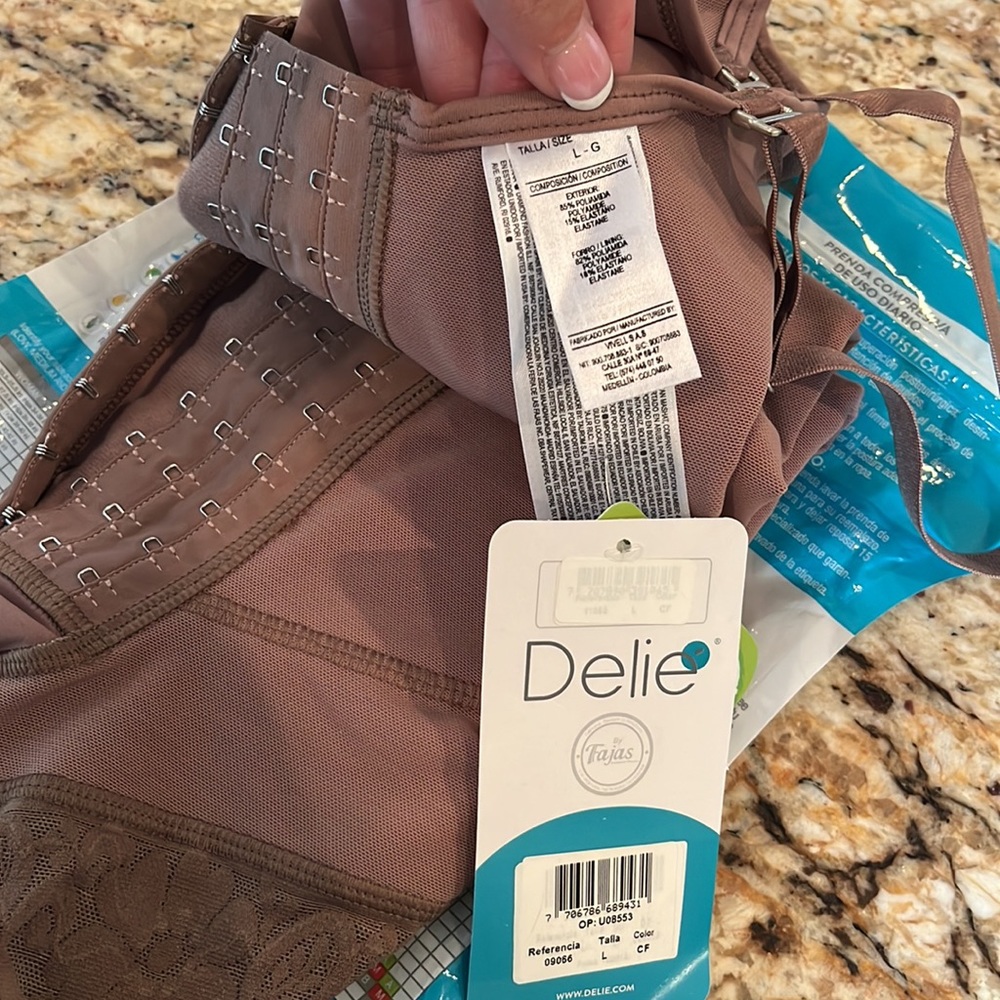 Compression garment- Faja/Girdle - Picture 6 of 11